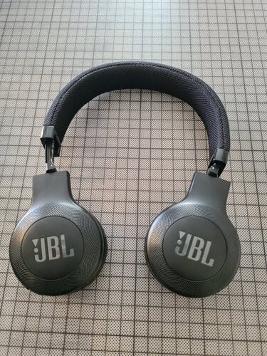 Περισσότερες πληροφορίες για "Ασύρματα ακουστικά JBL E45BT"