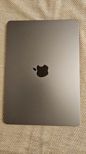 Περισσότερες πληροφορίες για "Apple MacBook Air 13.6" (2022) Retina Display (M2-8‑core/8GB/256GB SSD) Midnight"