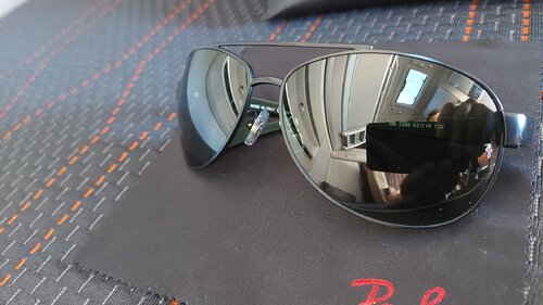 Περισσότερες πληροφορίες για "Γυαλιά ηλίου Ray-Ban aviator 80€"