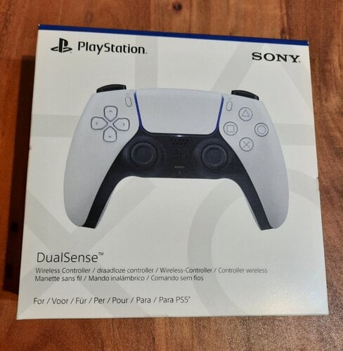 Περισσότερες πληροφορίες για "Sony Dualsense Controller for Ps5 White Brand New!"