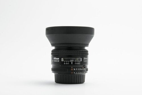 Περισσότερες πληροφορίες για "Nikon 28mm f2.8D - Καινούργιος!"