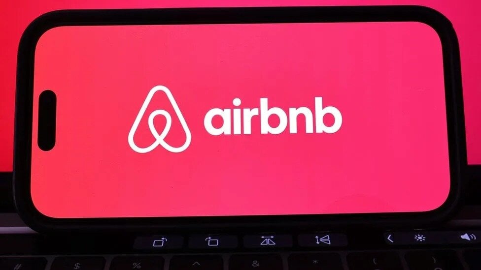 Το Airbnb απαγορεύει την τοποθέτηση καμερών στο εσωτερικό των ενοικιαζόμενων χώρων