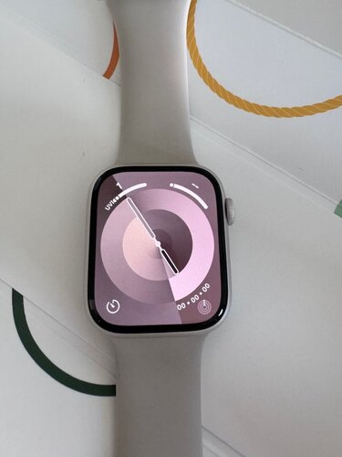 Περισσότερες πληροφορίες για "Apple Watch 7 45mm Starlight Aluminum"