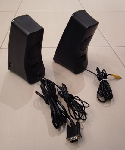 Περισσότερες πληροφορίες για "Logitech Z523 Speaker System 2.1"