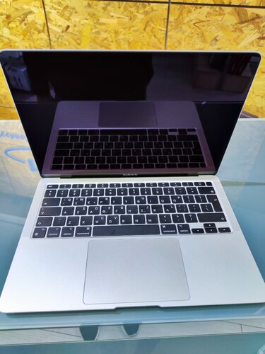 Περισσότερες πληροφορίες για "MacBook Air M1 13.3""
