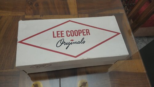Περισσότερες πληροφορίες για "Lee Cooper Originals"