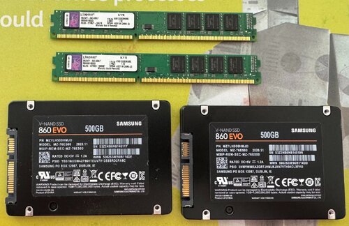 Περισσότερες πληροφορίες για "Samsung 870 Evo SSD 500GB 2.5'' SATA III + Kingston KVR1333D3N9/8G"