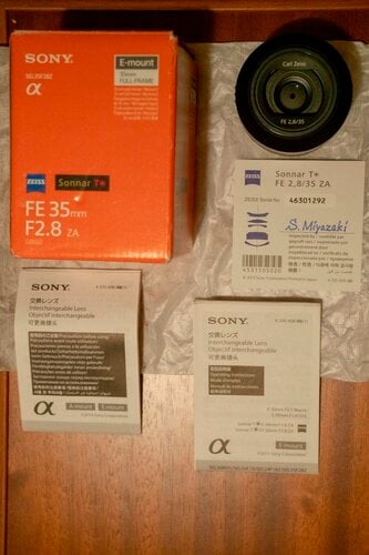 Περισσότερες πληροφορίες για "Sony Zeiss Sonnar T* 35mm F2.8"