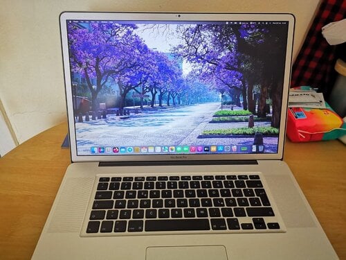 Περισσότερες πληροφορίες για "Macbook Pro 17 inch mid 2010 i7"