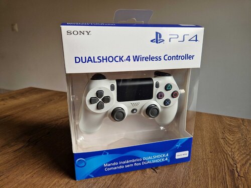 Περισσότερες πληροφορίες για "Sony Dualshock 4 White PS4 Controller"