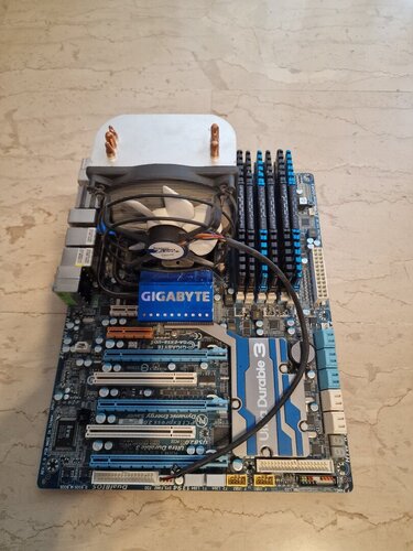 Περισσότερες πληροφορίες για "Σετάκι Intel Xeon X5650 6core 12threads με μητρική Gigabyte GA-EX58-UD5 & 24GB RAM Corsair Vengeance"
