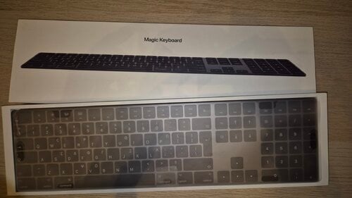 Περισσότερες πληροφορίες για "Apple magic keyboard MRMH2GR/A"