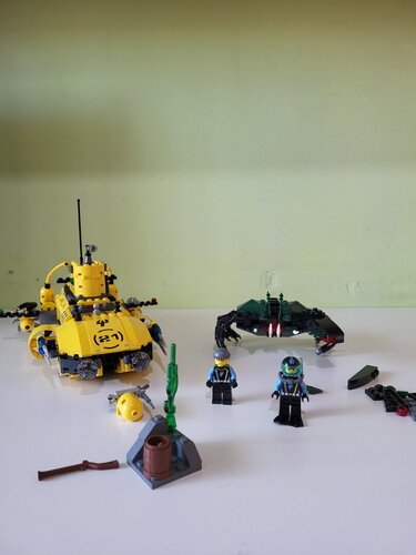 Περισσότερες πληροφορίες για "LEGO 7774 Aqua Raiders: Crab Crusher INCOMPLETE"
