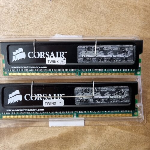 Περισσότερες πληροφορίες για "DDR1 SDRAM Corsair CMX 512  XMS4400"
