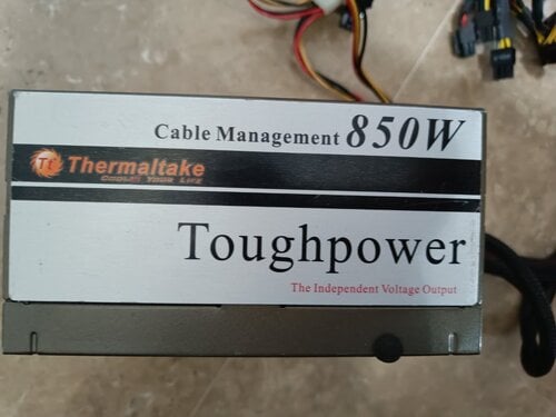 Περισσότερες πληροφορίες για "Thermaltake Toughpower 850W Cable Management"