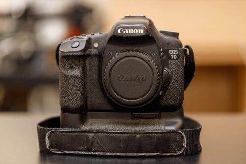 Περισσότερες πληροφορίες για "Canon EOS 7D"