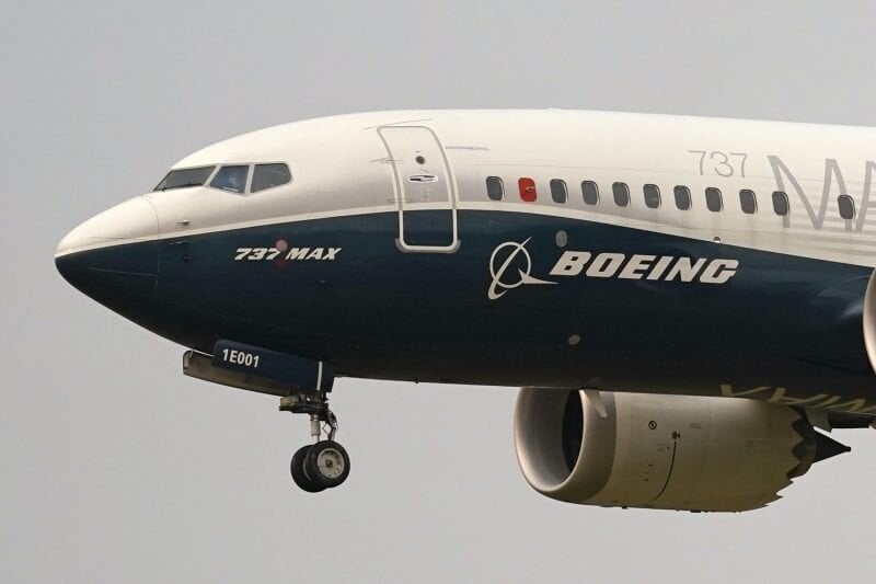 Περισσότερες πληροφορίες για "Διαστάσεις λαμβάνει το φαινόμενο της άρνησης επιβίβασης σε νεότερα αεροσκάφη της Boeing"