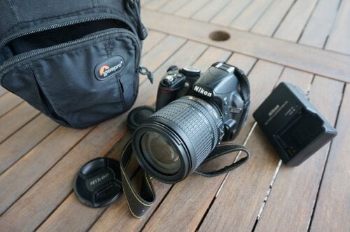 Περισσότερες πληροφορίες για "Nikon D3100 DSLR φωτογραφικη μηχανη + Nikkor 18-105mm φακος + θηκη μεταφορας"