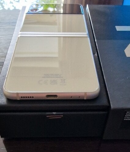 Περισσότερες πληροφορίες για "Samsung z flip 3 256gb dual sim λευκό."