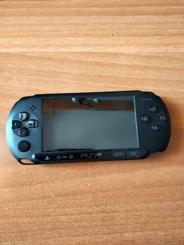 Περισσότερες πληροφορίες για "PSP E1004 και παιχνίδια"