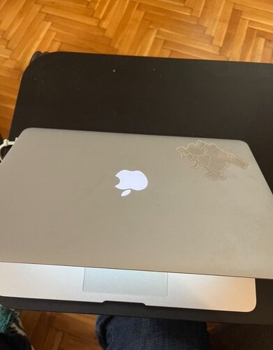 Περισσότερες πληροφορίες για "MacBook Air (13-inch, Early 2014)"