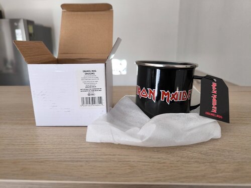 Περισσότερες πληροφορίες για "πωλουνται official West Ham Memorabilia (shirts, dvds, books scarf etc) + Official Iron Maiden mug"