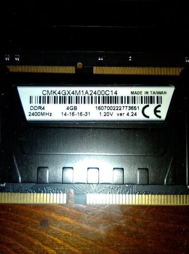 Περισσότερες πληροφορίες για "Corsair Vengeance LPX 8GB DDR4 RAM με 2 Modules (2x4GB) και Ταχύτητα 2400 για Desktop"