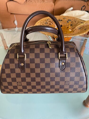 Περισσότερες πληροφορίες για "Louis Vuitton Ribera Tote Bag"