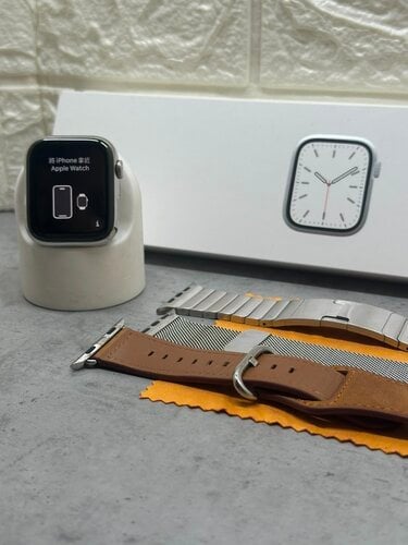Περισσότερες πληροφορίες για "Apple watch Series 7 Stainless steel Milanese strap"