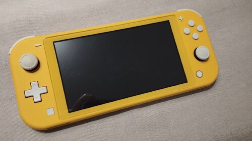 Περισσότερες πληροφορίες για "Nintendo Switch Lite Yellow σε ΑΨΟΓΗ ΚΑΤΑΣΤΑΣΗ με modchip, cfw, 256gb SD, τζαμάκι, grip και θήκη."