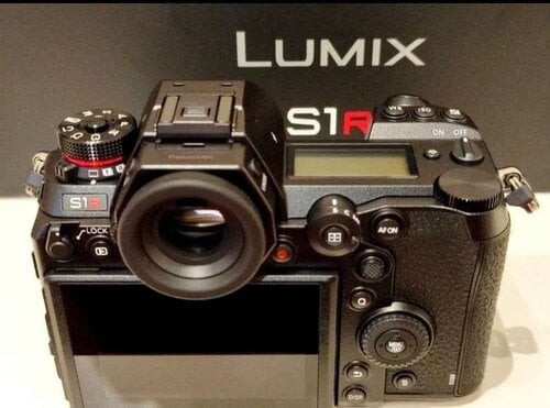 Περισσότερες πληροφορίες για "Panasonic Lumix S1R Body"
