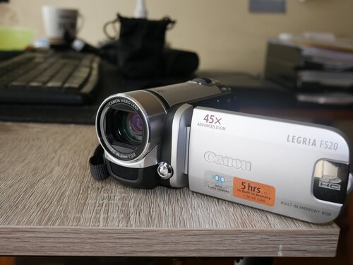 Περισσότερες πληροφορίες για "Canon Legria FS20 βιντεοκάμερα"