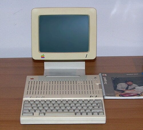 Περισσότερες πληροφορίες για "Apple IIC + Monitor + Printer + software + books"