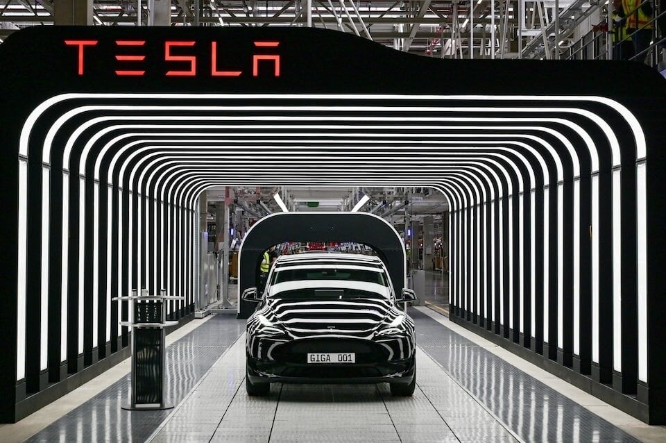 Περισσότερες πληροφορίες για "Tερματίζει τα σχέδια ανάπτυξης οικονομικού μοντέλου η Tesla, αντιμέτωπη με ισχυρό ανταγωνισμό από κινεζικές εταιρίες"