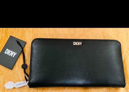 Περισσότερες πληροφορίες για "DKNY πορτοφολι γυναικειο"