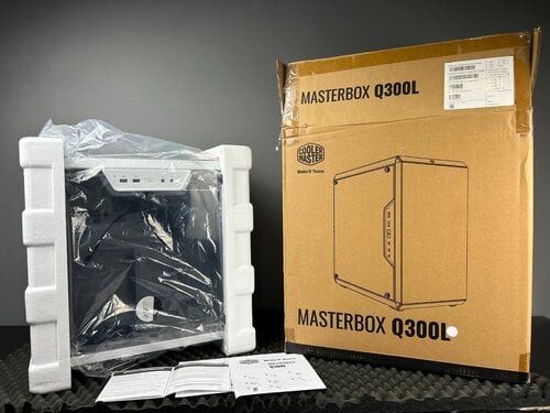 Περισσότερες πληροφορίες για "CoolerMaster MasterBox Q300L White"