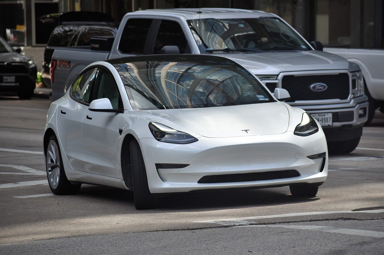 Περισσότερες πληροφορίες για "Σε μείωση τιμών για τα Model Y, X, S κατά δύο χιλιάδες δολάρια προχωρά η Tesla στις ΗΠΑ και στην Ευρώπη"