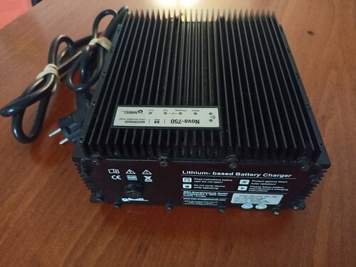 Περισσότερες πληροφορίες για "48V Li-ion Industrial Battery Charger, waterproof IP65"