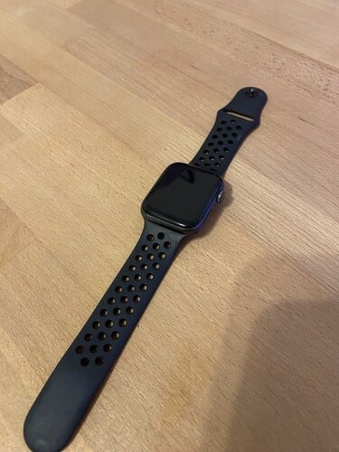 Περισσότερες πληροφορίες για "Apple Watch Nike+ Series 4 (44mm)"