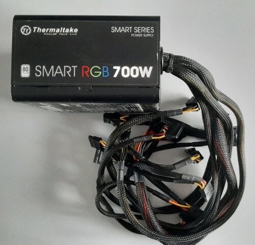 Περισσότερες πληροφορίες για "Thermaltake Smart RGB (700W)"