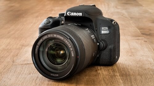 Περισσότερες πληροφορίες για "Canon DSLR Φωτογραφική Μηχανή EOS 800D Crop Frame Kit (EF-S 18-55mm F4-5.6 IS STM) Black"