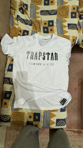 Περισσότερες πληροφορίες για "Μπλούζα Trapstar Decoded Paisley Monochrome edition Tee White Ολοκαίνουργια αφόρετη. 50€"