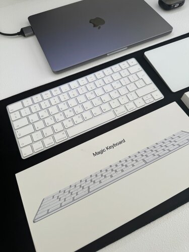Περισσότερες πληροφορίες για "Apple Magic Keyboard + Apple Magic Trackpad 2"