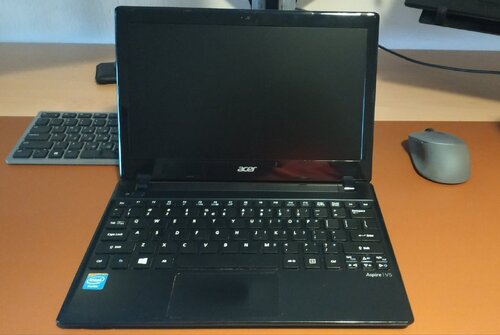 Laptop Acer Aspire V5-131 Series με 4GB (χρειάζεται σκληρό δίσκο και φορτιστή)