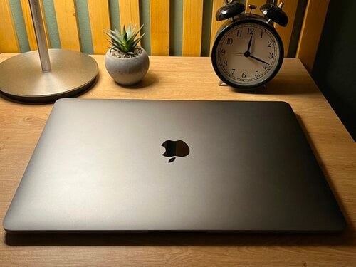 MacBook Air M1 1 έτους!