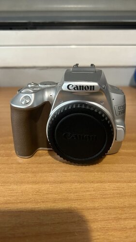 Περισσότερες πληροφορίες για "Canon DSLR EOS 250D με 3 φακούς , φορτιστη μπαταριας, τσάντα μεταφοράς , 2 λουριά, κάρτα μνημης"