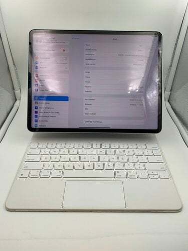 Περισσότερες πληροφορίες για "iPad Pro 12.9 Inch 3th Gen 2021 M1 256GB White + Apple Magic Keyboard"