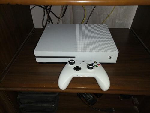Περισσότερες πληροφορίες για "Microsoft Xbox One S 500GB"