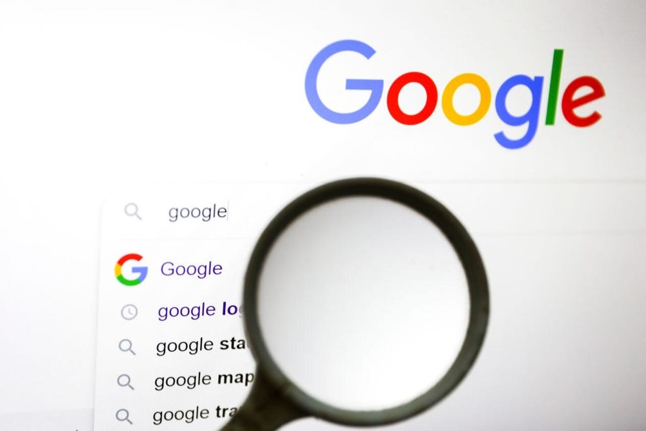 Η Google σπεύδει να αφαιρέσει αλλόκοτα αποτελέσματα τα οποία εμφάνιζε η τεχνητή νοημοσύνη