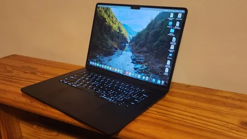 MacBook Air 15' m2, μαύρου χρώματος